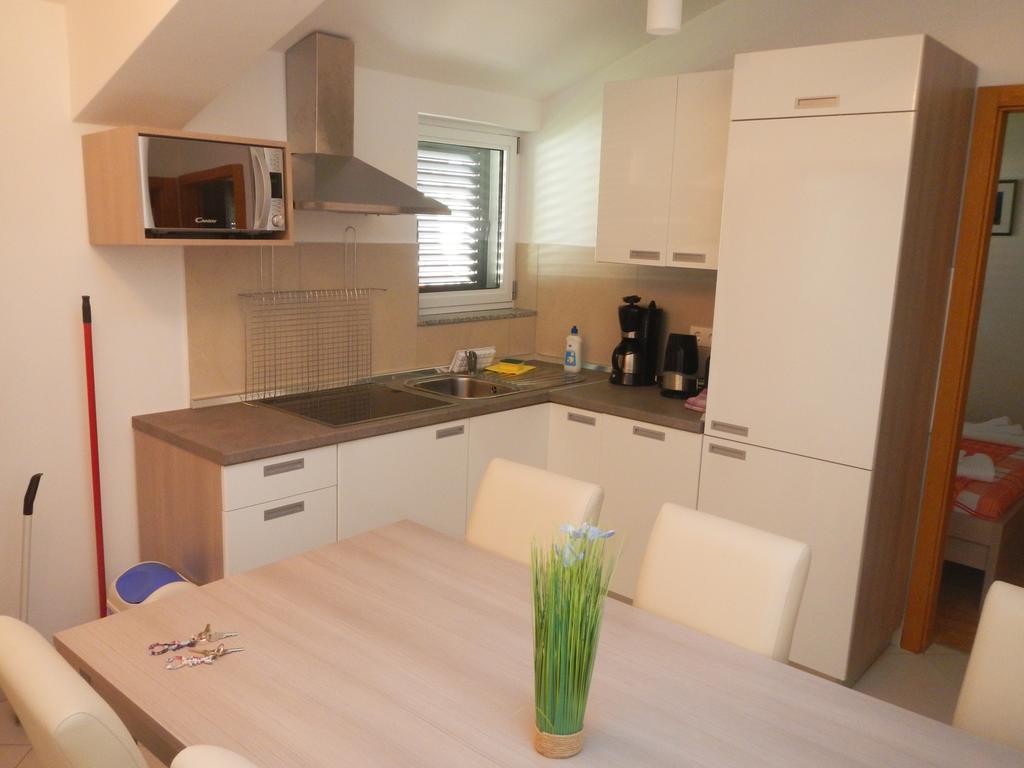 Apartments Eva Malinska Habitación foto