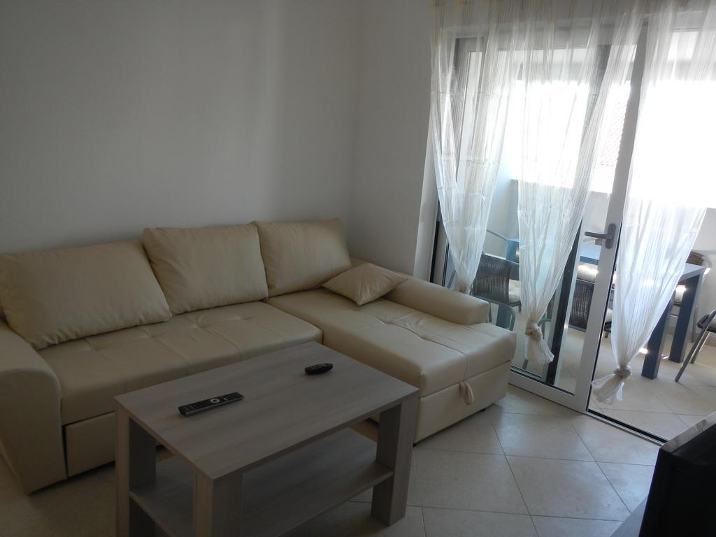 Apartments Eva Malinska Habitación foto