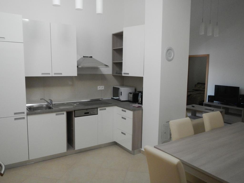 Apartments Eva Malinska Habitación foto